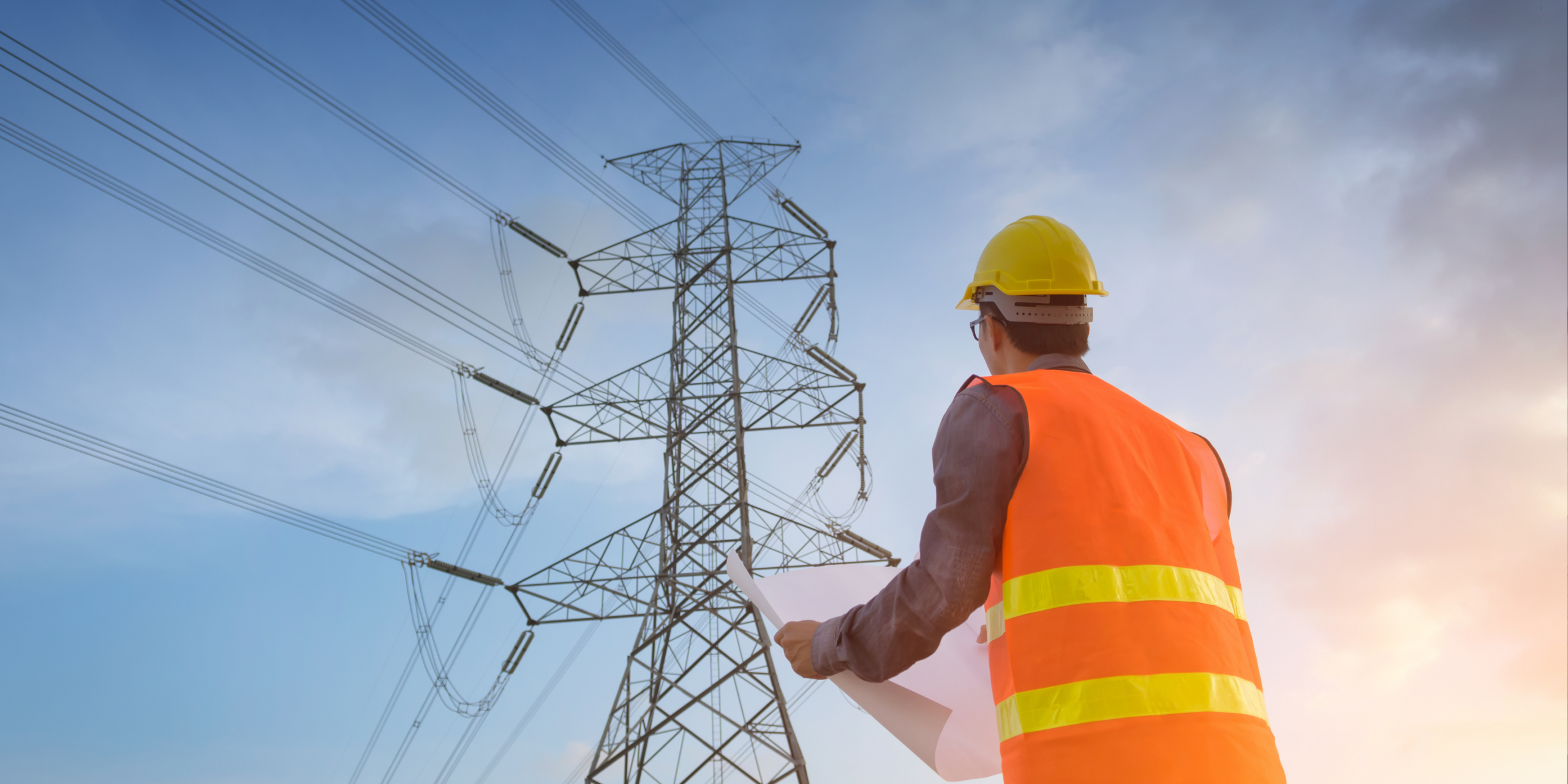 כך תבחרו חשמלאי מתח נמוך מוסמך ואמין לפרויקט שלכם 1 חשמלאי מתח נמוך